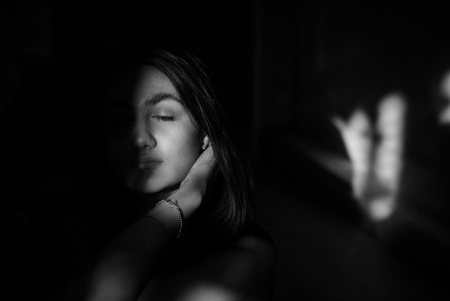 Complex PTSD Symptoms in Adults: The Signs That Often Go Unnoticed